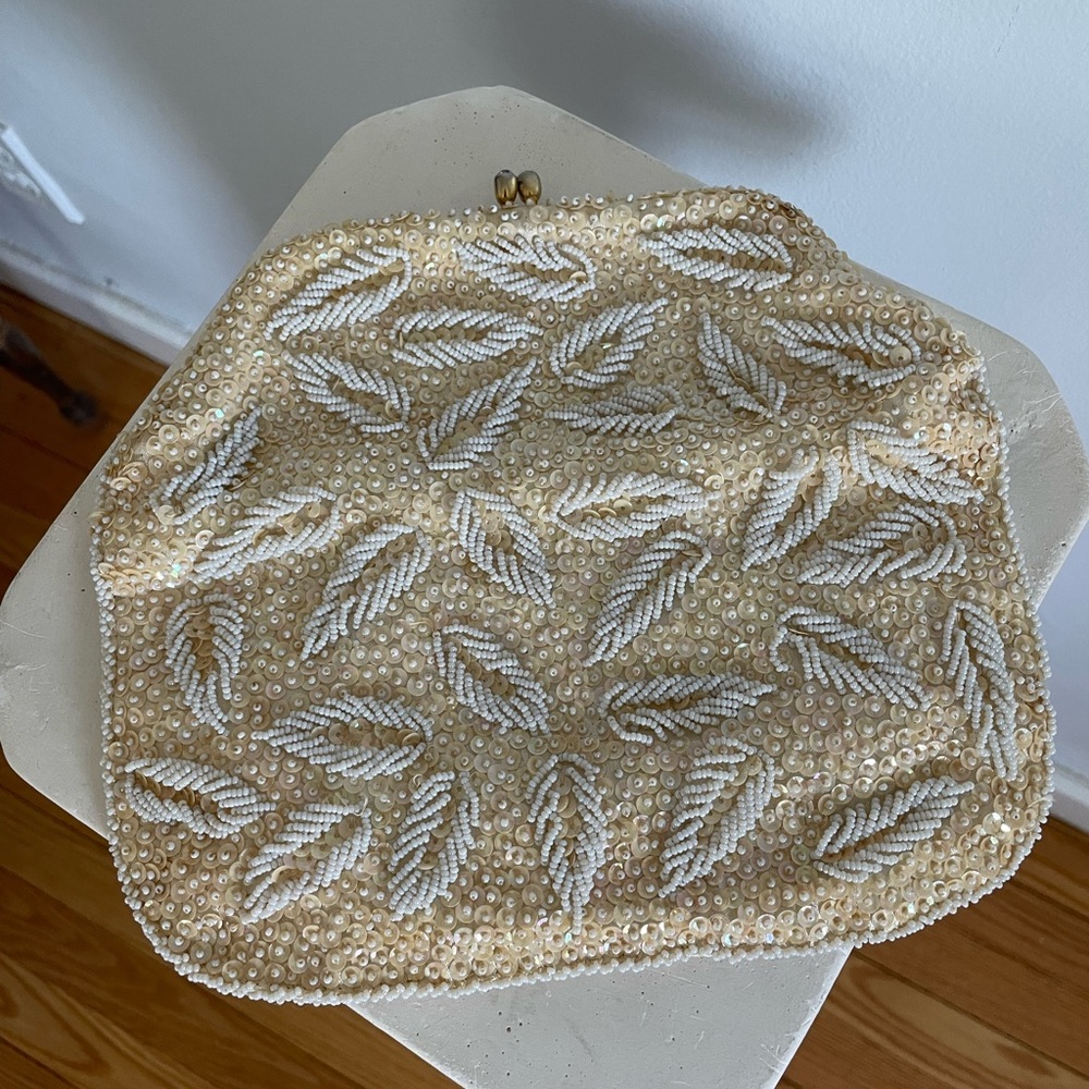 Vintage Cream & White Kisslock Beaded Clutch by Ande handmade in Hong Kong